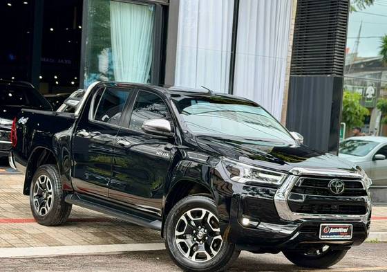 TOYOTA HILUX 2.8 D-4D TURBO DIESEL CD SRX 4X4 AUTOMÁTICO